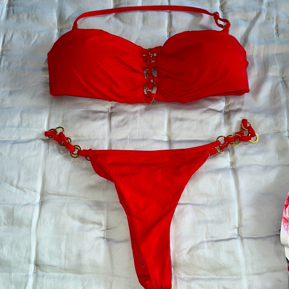 Beach Bunny, top and bottom swimsuit , size xl - Picture 3 of 7